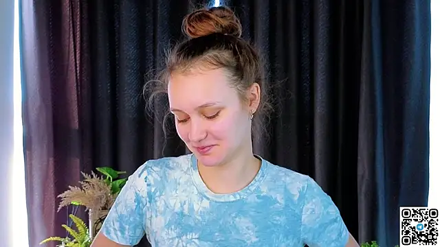 Snapshot of FoxFever chatting on 11-03-25, 06:58 FoxFever online show from 11-03-25, 06:58