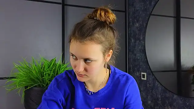 Snapshot of FoxFever chatting on 11-05-25, 06:57 FoxFever online show from 11-05-25, 06:57