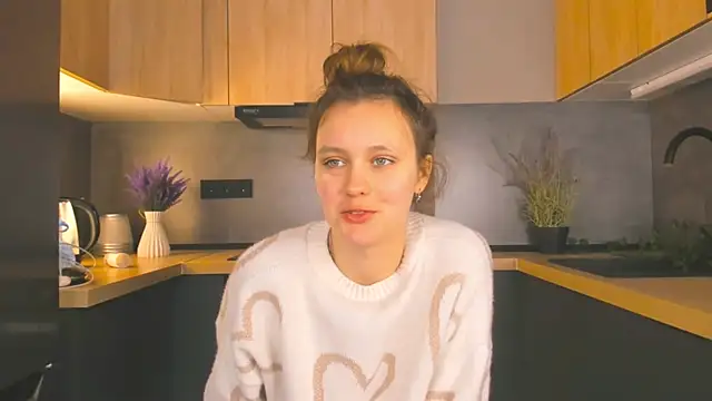 Snapshot of FoxFever chatting on 12-03-25, 06:32 FoxFever online show from 12-03-25, 06:32