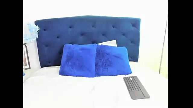 Scarlett Glows1 online show from 10-27-25, 10:58