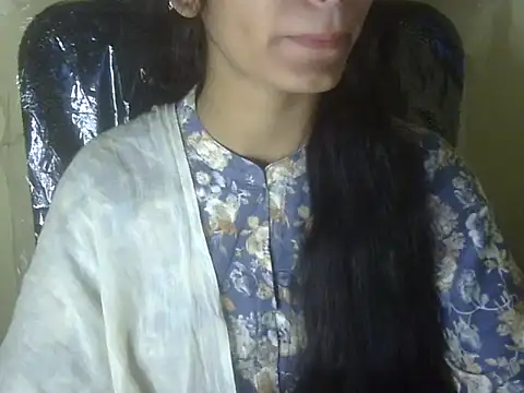 Snapshot of Shezi_N chatting on 10-23-25, 02:38 Shezi N online show from 10-23-25, 02:38