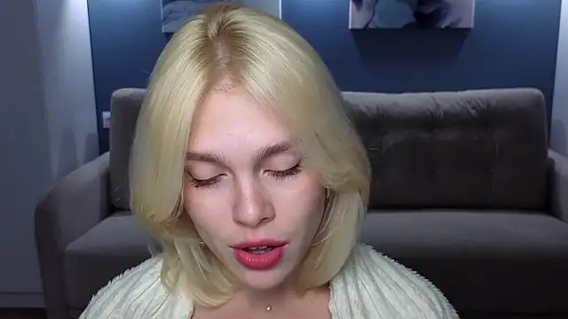 Snapshot of Maya_Morrow chatting on 10-24-25, 02:24 Maya Morrow online show from 10-24-25, 02:24