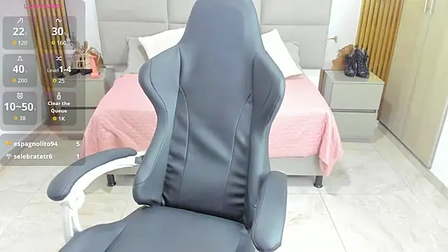 Aziz daud online show from 04-25-26, 01:41