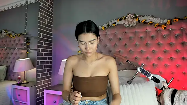 Snapshot of TanyaBello chatting on 06-12-26, 04:11 TanyaBello online show from 06-12-26, 04:11