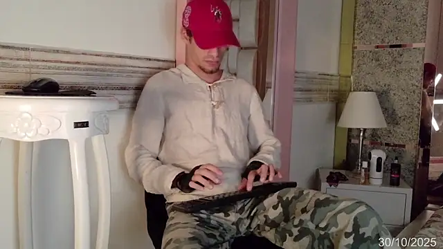 elias sn0w online show from 10-30-25, 07:47