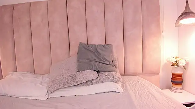 Marie Rosee  online show from 10-22-25, 12:38