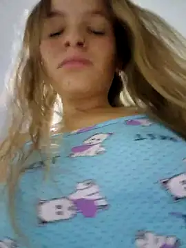 bambiluly online show from 10-18-25, 01:45