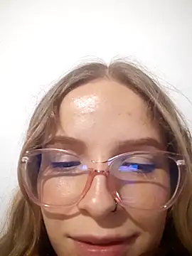 bambiluly online show from 10-19-25, 02:12