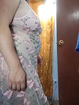 Snapshot of laurita_goloza39 chatting on 12-15-25, 05:28 laurita goloza39 online show from 12-15-25, 05:28