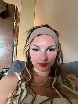 kinkysarahx online show from 05-17-26, 08:12