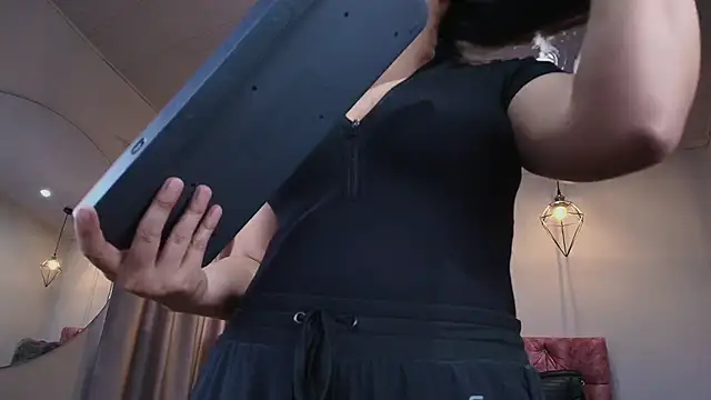 ivy bonnie online show from 11-21-25, 12:15