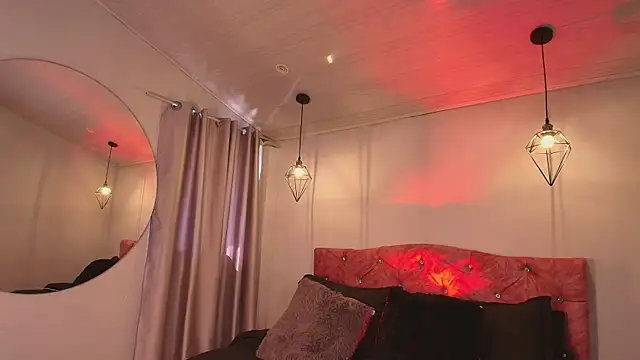 ivy bonnie online show from 12-16-25, 02:00