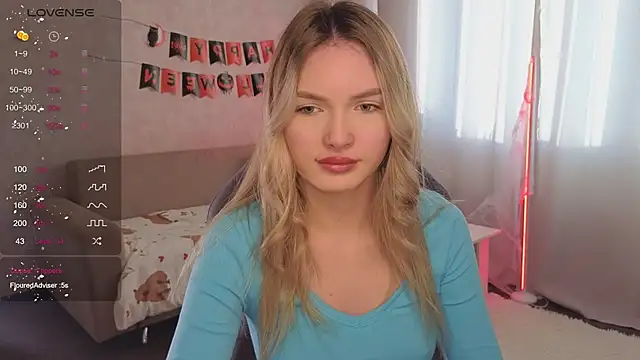 Snapshot of EvelynSin chatting on 10-22-25, 09:42 EvelynSin online show from 10-22-25, 09:42