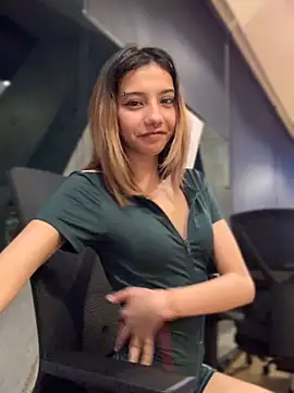 MiaaCute- online show from 12-17-25, 01:00