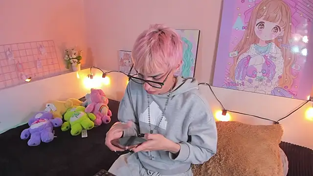 Snapshot of Strawberry_Kitty_ chatting on 11-09-25, 04:55 Strawberry Kitty online show from 11-09-25, 04:55