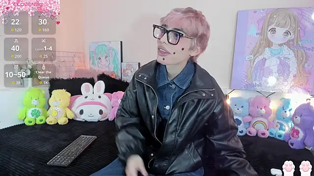 Strawberry Kitty  online show from 12-22-25, 03:47