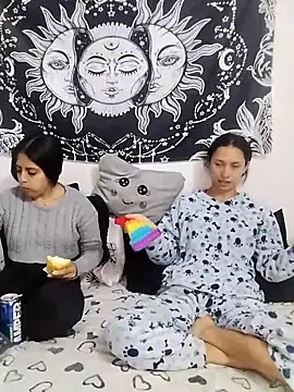 emily n abby online show from 04-27-26, 01:53