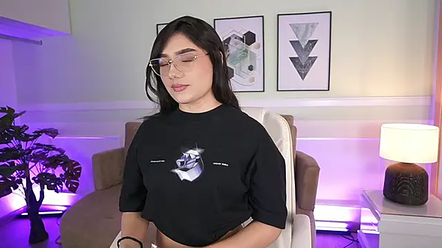 EmilyTurneer online show from 11-05-25, 07:14