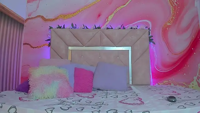 mia  blaze   online show from 10-25-25, 03:25