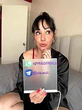 miavelatti85 online show from 11-28-25, 02:20