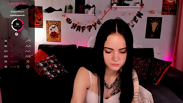 Snapshot of murkasky chatting on 10-29-25, 02:25 murkasky online show from 10-29-25, 02:25