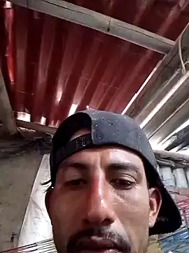 Snapshot of Orlao25cm chatting on 10-17-25, 03:47 Orlao25cm online show from 10-17-25, 03:47