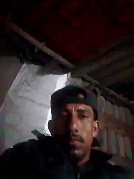 Snapshot of Orlao25cm chatting on 10-18-25, 08:04 Orlao25cm online show from 10-18-25, 08:04