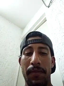 Snapshot of Orlao25cm chatting on 10-23-25, 04:45 Orlao25cm online show from 10-23-25, 04:45