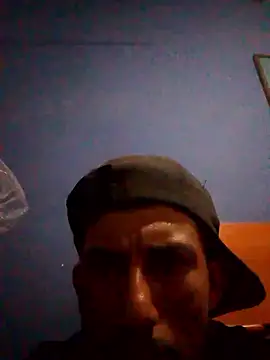 Snapshot of Orlao25cm chatting on 10-24-25, 07:38 Orlao25cm online show from 10-24-25, 07:38