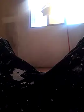 Snapshot of Orlao25cm chatting on 11-16-25, 05:29 Orlao25cm online show from 11-16-25, 05:29