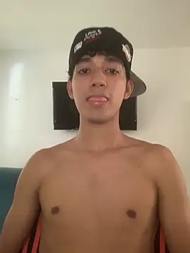 Alex king17 online show from 04-28-26, 01:38