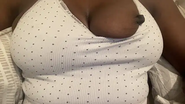 Snapshot of ebonybunnyxx chatting on 10-23-25, 05:40 ebonybunnyxx online show from 10-23-25, 05:40