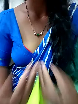 Snapshot of Sravya__ chatting on 10-23-25, 06:34 Sravya   online show from 10-23-25, 06:34
