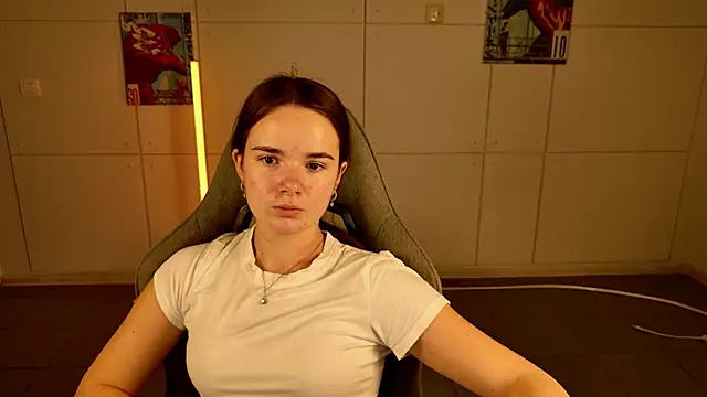 May Bloom online show from 11-22-25, 05:06