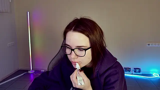 May Bloom online show from 02-02-26, 06:12