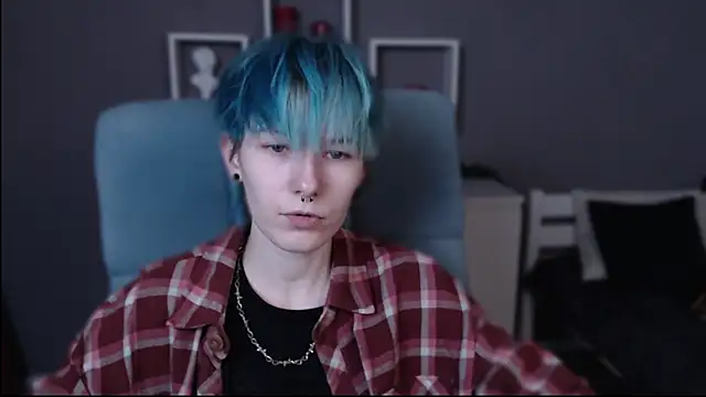 Snapshot of guitarandangell chatting on 10-26-25, 03:45 guitarandangell online show from 10-26-25, 03:45