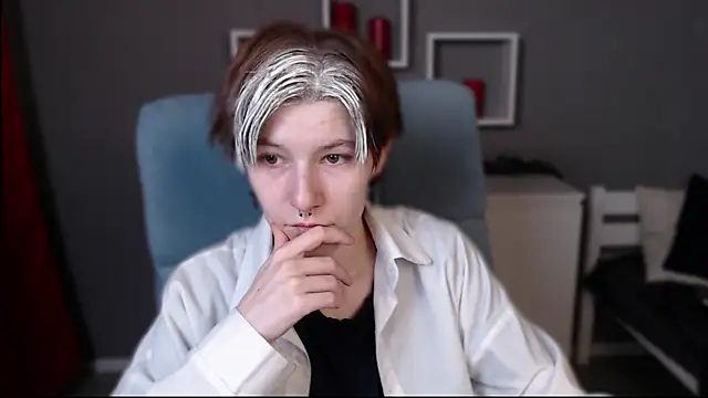 Snapshot of guitarandangell chatting on 11-17-25, 04:07 guitarandangell online show from 11-17-25, 04:07