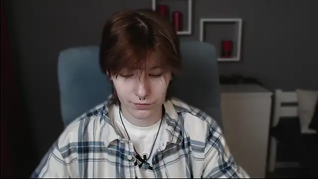 Snapshot of guitarandangell chatting on 12-04-25, 08:12 guitarandangell online show from 12-04-25, 08:12