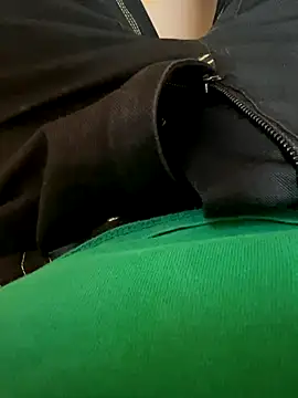 Snapshot of Ing-O2 chatting on 11-17-25, 11:49 Ing-O2 online show from 11-17-25, 11:49