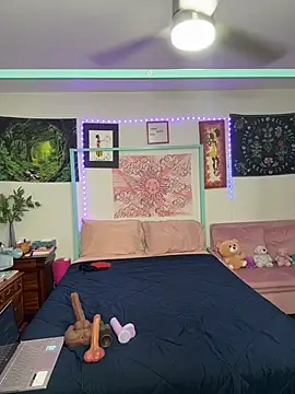 DaisyMynx online show from 12-17-25, 03:34