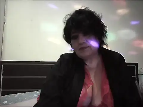 Snapshot of Laura_Sky_ chatting on 11-02-25, 06:10 Laura Sky online show from 11-02-25, 06:10
