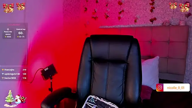 Snapshot of amelia_ferrerx chatting on 12-14-25, 08:13 amelia ferrerx online show from 12-14-25, 08:13