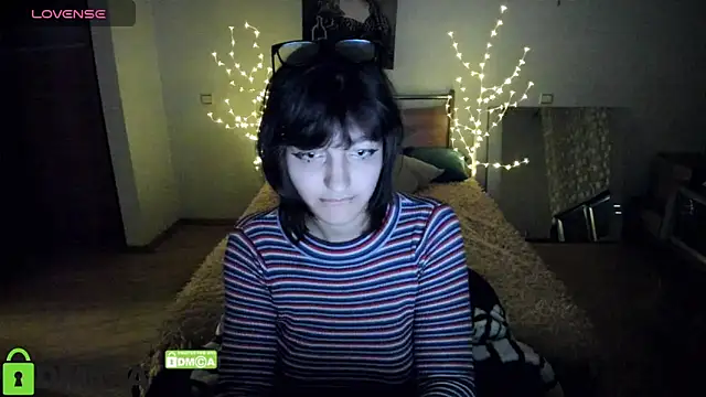 A Skyy online show from 04-21-26, 01:42