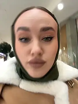 Snapshot of KiraSunshine chatting on 11-04-25, 03:49 KiraSunshine online show from 11-04-25, 03:49