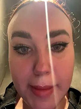 Snapshot of KiraSunshine chatting on 11-14-25, 03:27 KiraSunshine online show from 11-14-25, 03:27