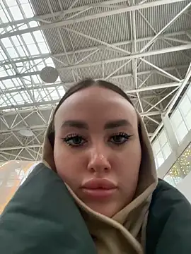 Snapshot of KiraSunshine chatting on 12-04-25, 04:11 KiraSunshine online show from 12-04-25, 04:11