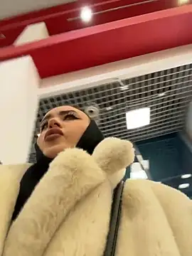 Snapshot of KiraSunshine chatting on 12-05-25, 04:32 KiraSunshine online show from 12-05-25, 04:32