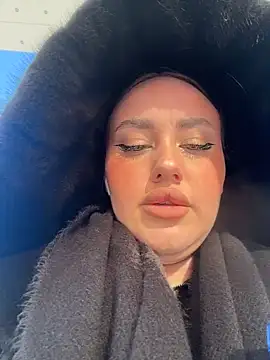 KiraSunshine online show from 01-11-26, 04:06