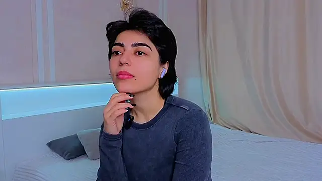 Snapshot of AnissaShyu chatting on 10-28-25, 02:48 AnissaShyu online show from 10-28-25, 02:48