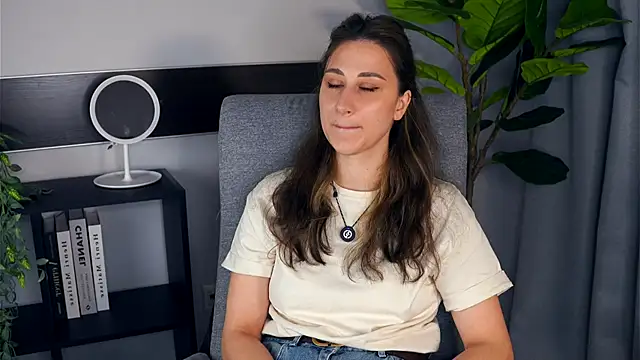 Snapshot of PatKnotek chatting on 10-22-25, 08:58 PatKnotek online show from 10-22-25, 08:58